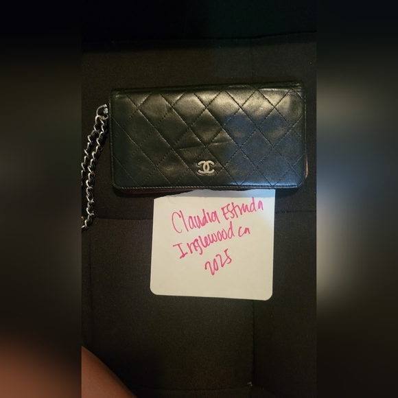 Chanel Wallet - Picture 2 of 11